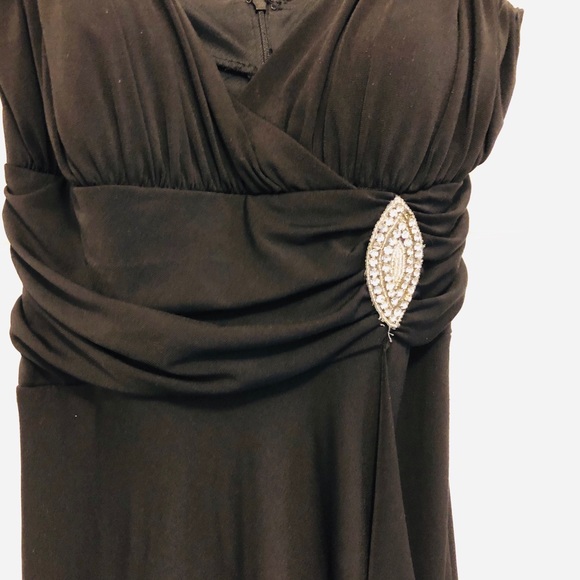 Gown - Picture 3 of 3